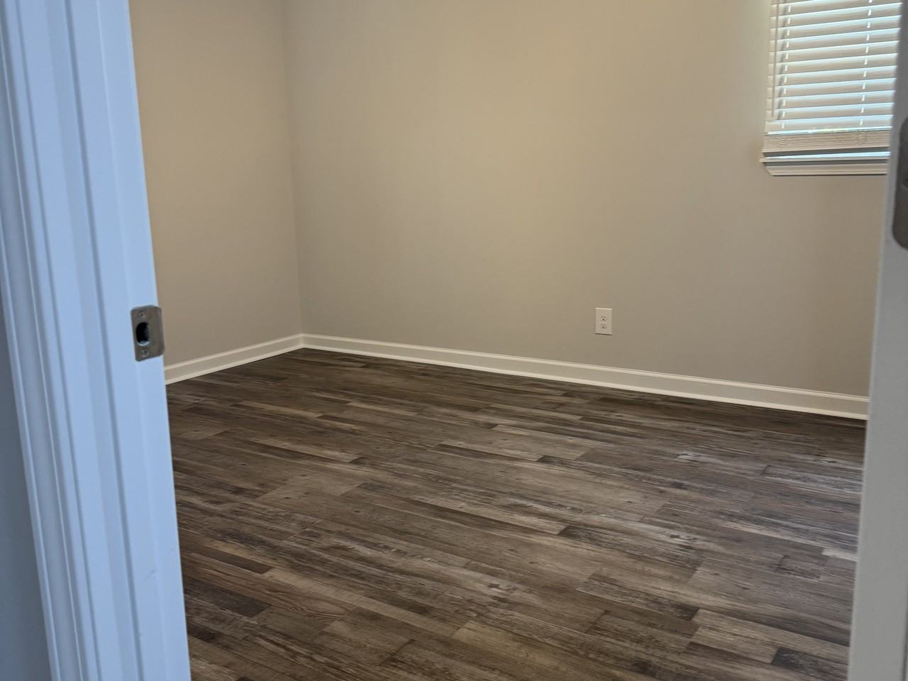 5090 Sycamore Dr #NA - Photo 5 of 7
