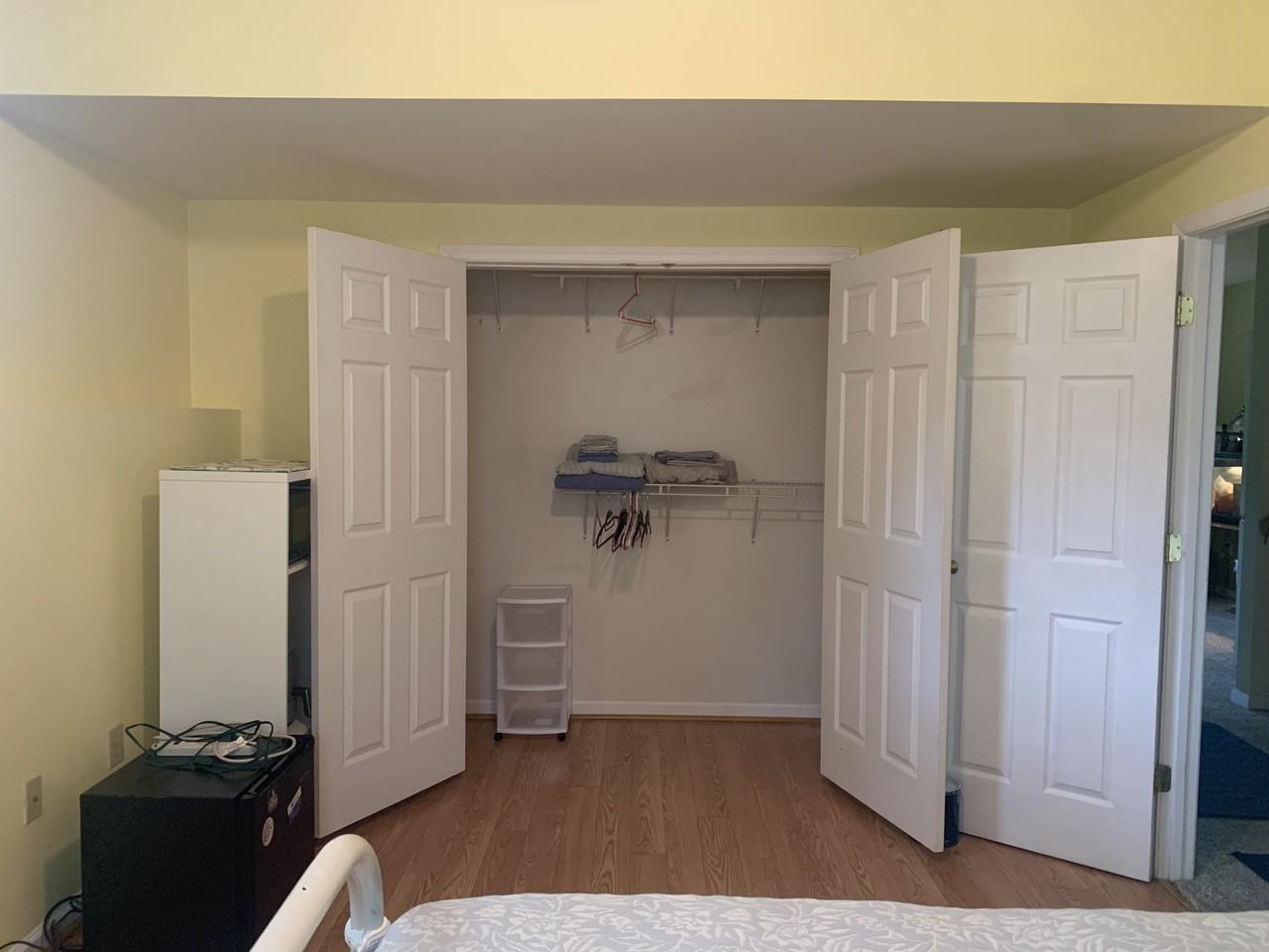 261 Leviticus Dr - Photo 5 of 12