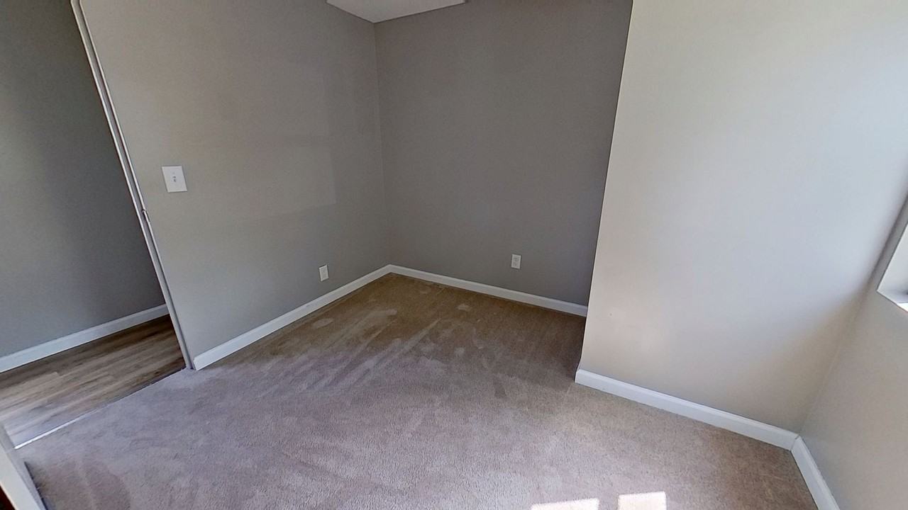 450 Ridge Rd - Photo 6 of 12