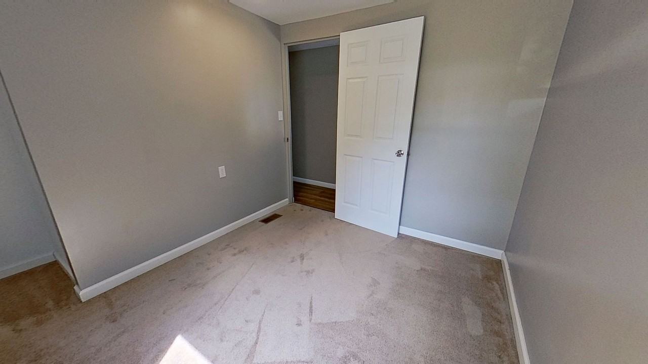 450 Ridge Rd - Photo 7 of 12