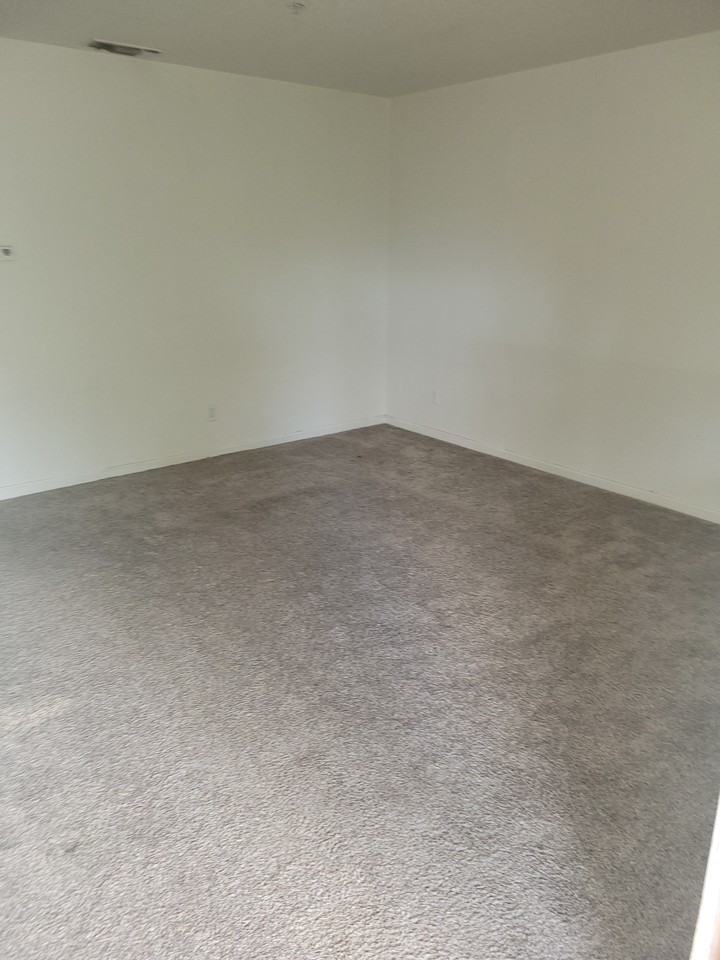 16816 Antelope St #7 - Photo 3 of 8