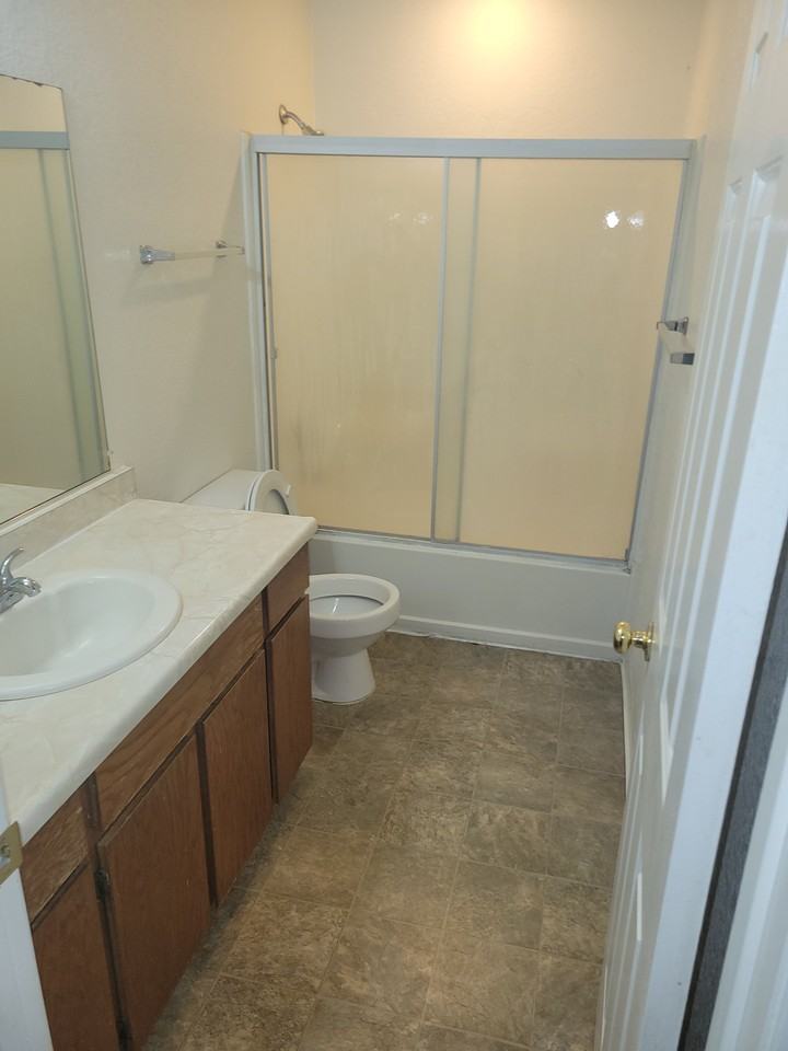 16816 Antelope St #7 - Photo 4 of 8