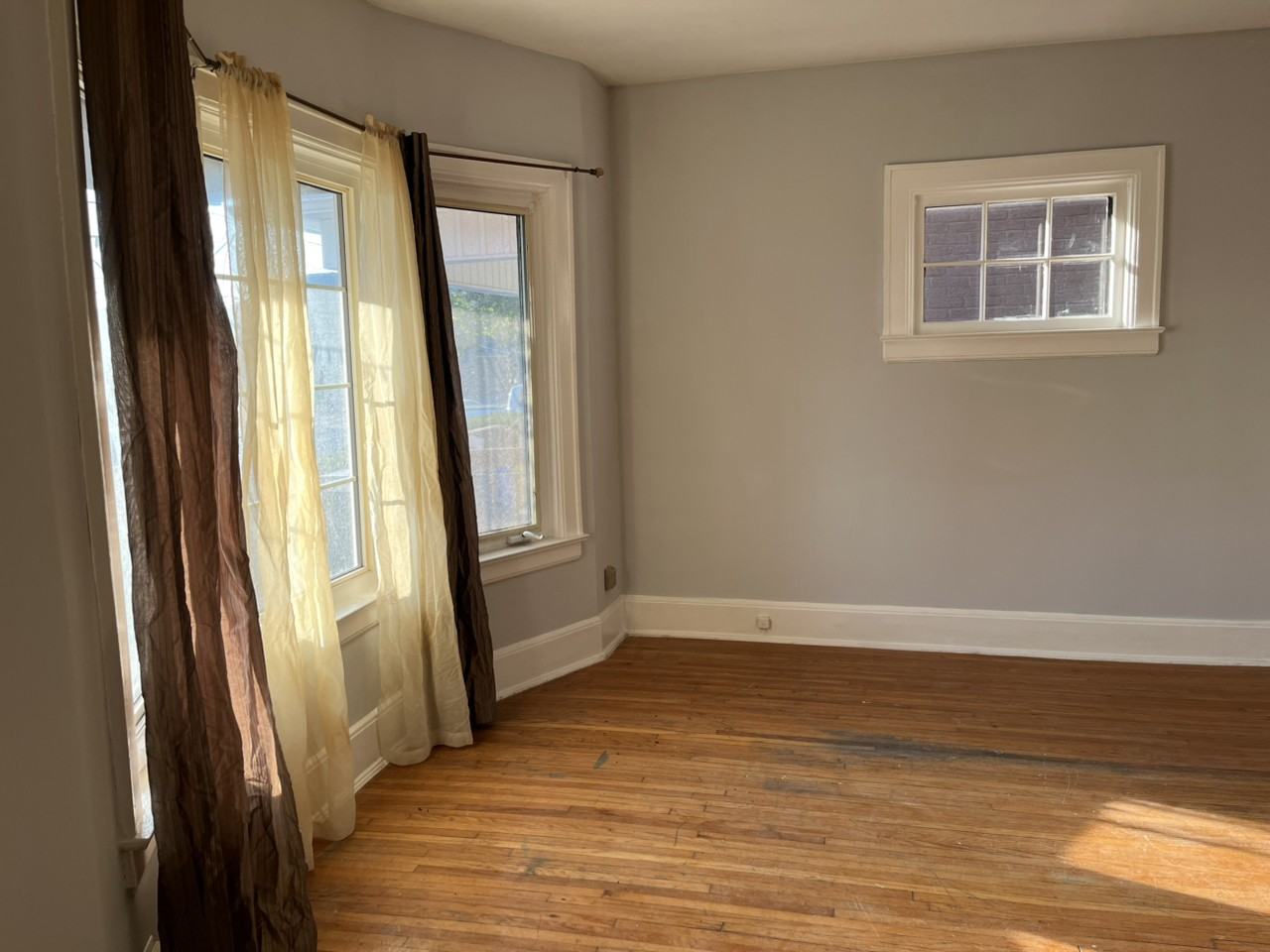 845 Pelissier St - Photo 3 of 7