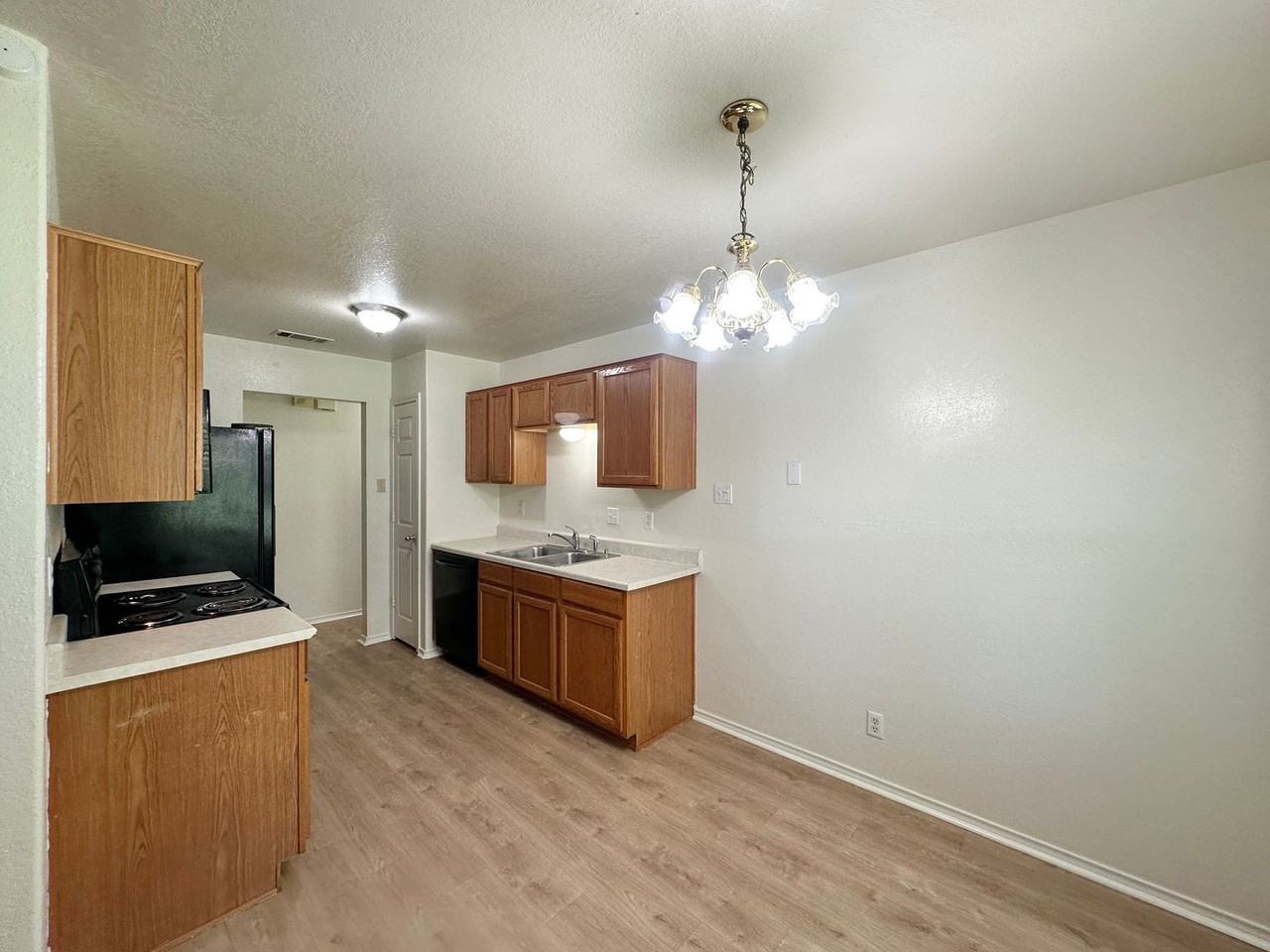 3611 Warfield Drive - Photo 5 of 27