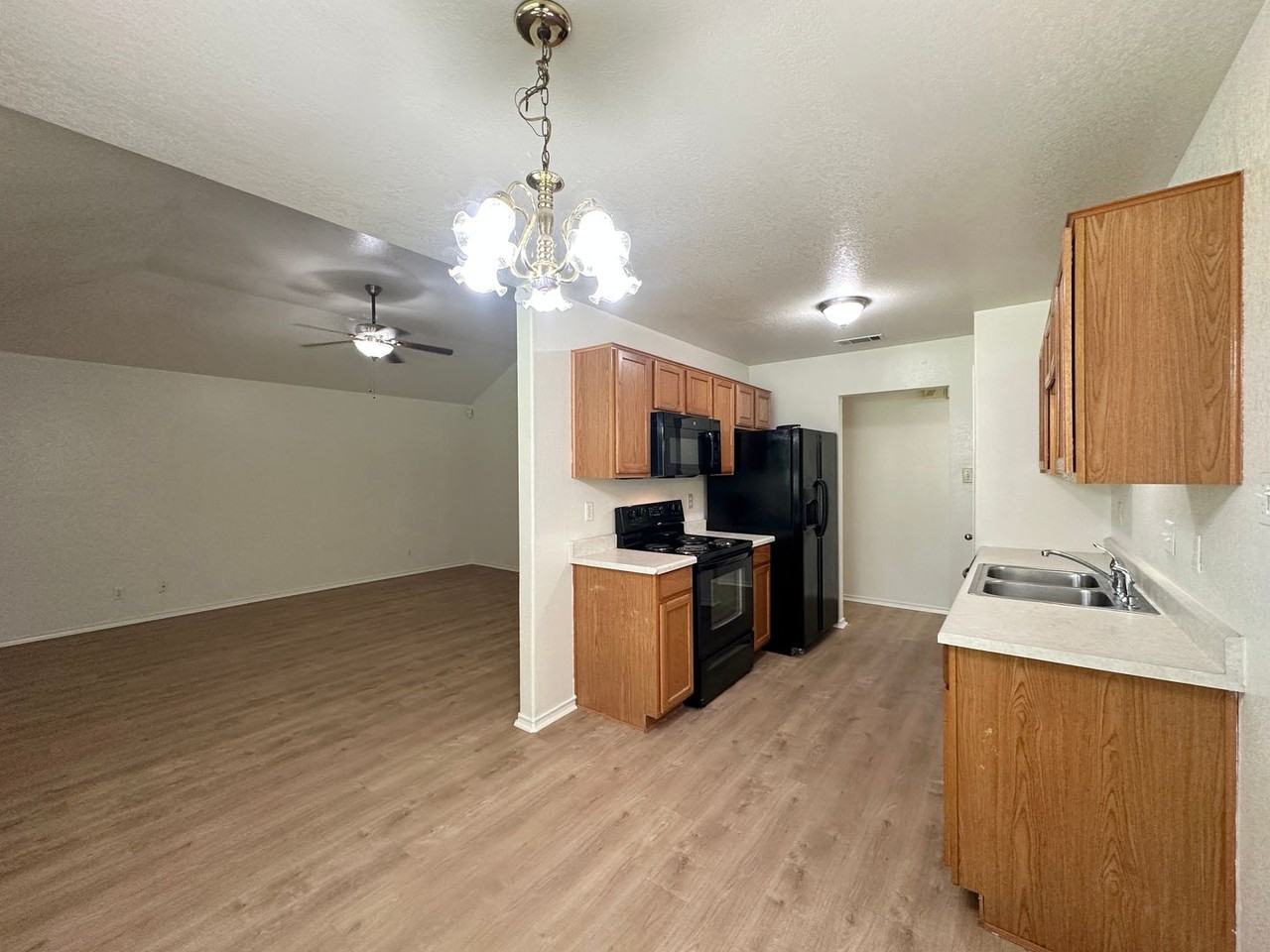 3611 Warfield Drive - Photo 6 of 27