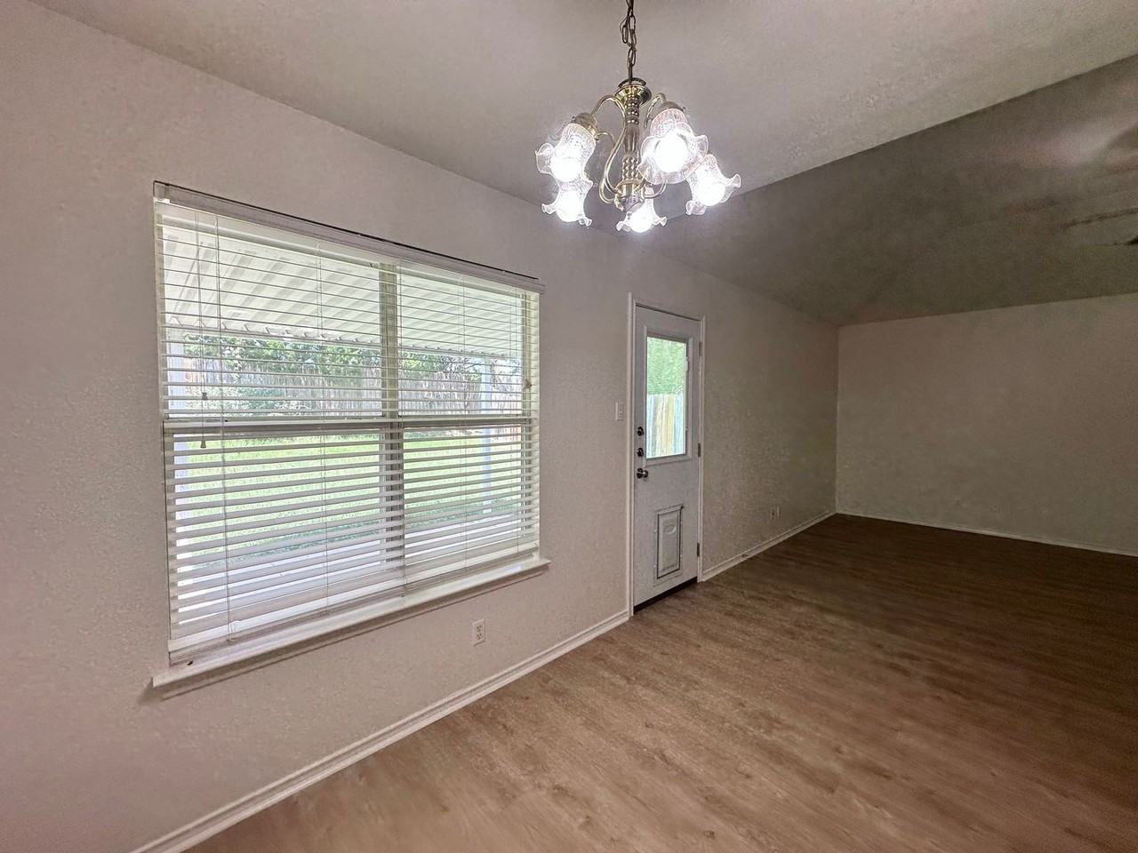 3611 Warfield Drive - Photo 7 of 27