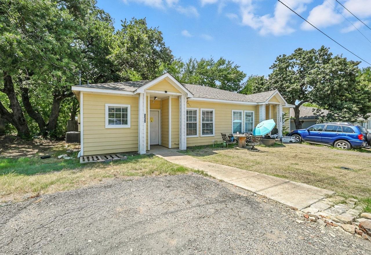 5959 Robinwood St - Photo 2 of 17