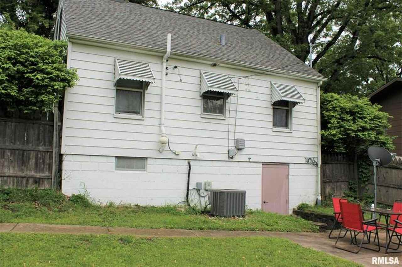 2369 34th St - Photo 2 of 18