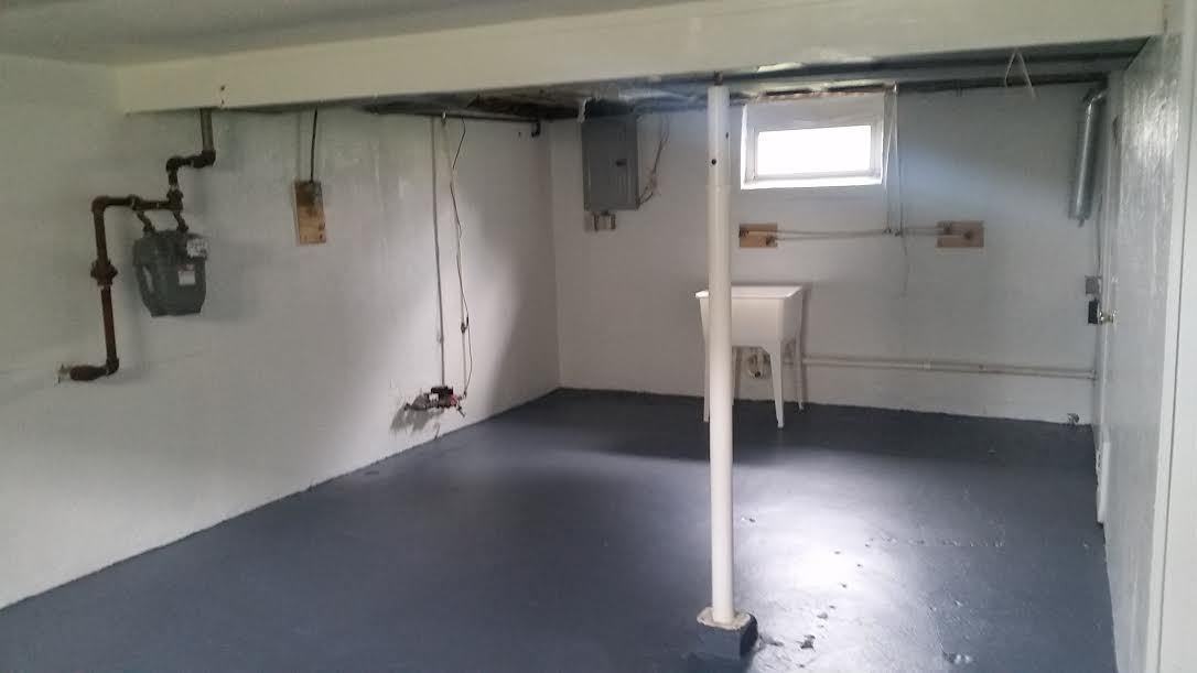 833 Lawrence Ave - Photo 2 of 23