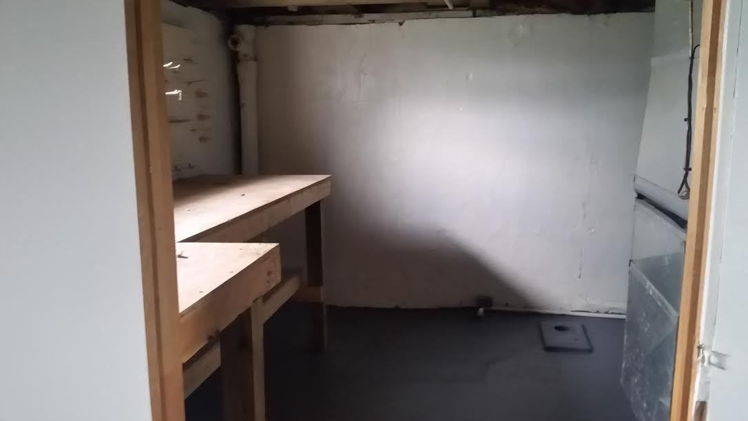 833 Lawrence Ave - Photo 3 of 23