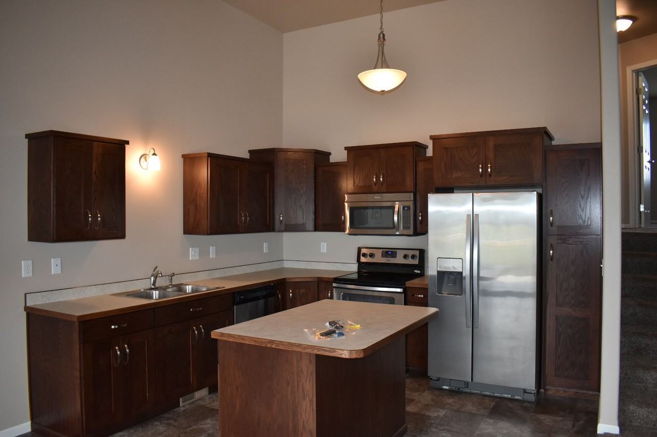 1341 12th St W - Photo 2 of 6