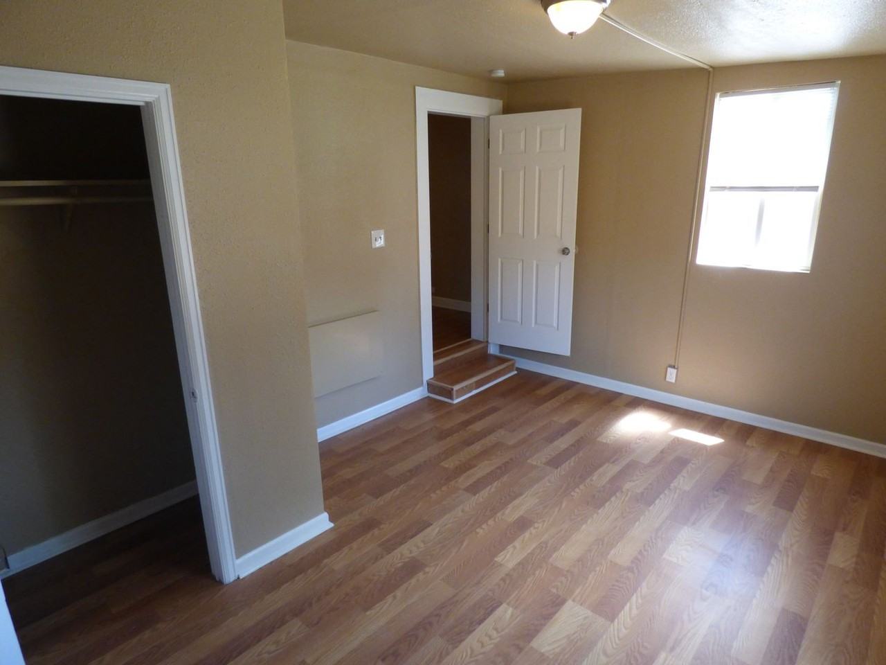 4915 Fillmore St - Photo 5 of 22