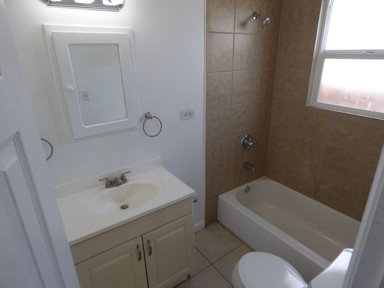 4915 Fillmore St - Photo 7 of 22