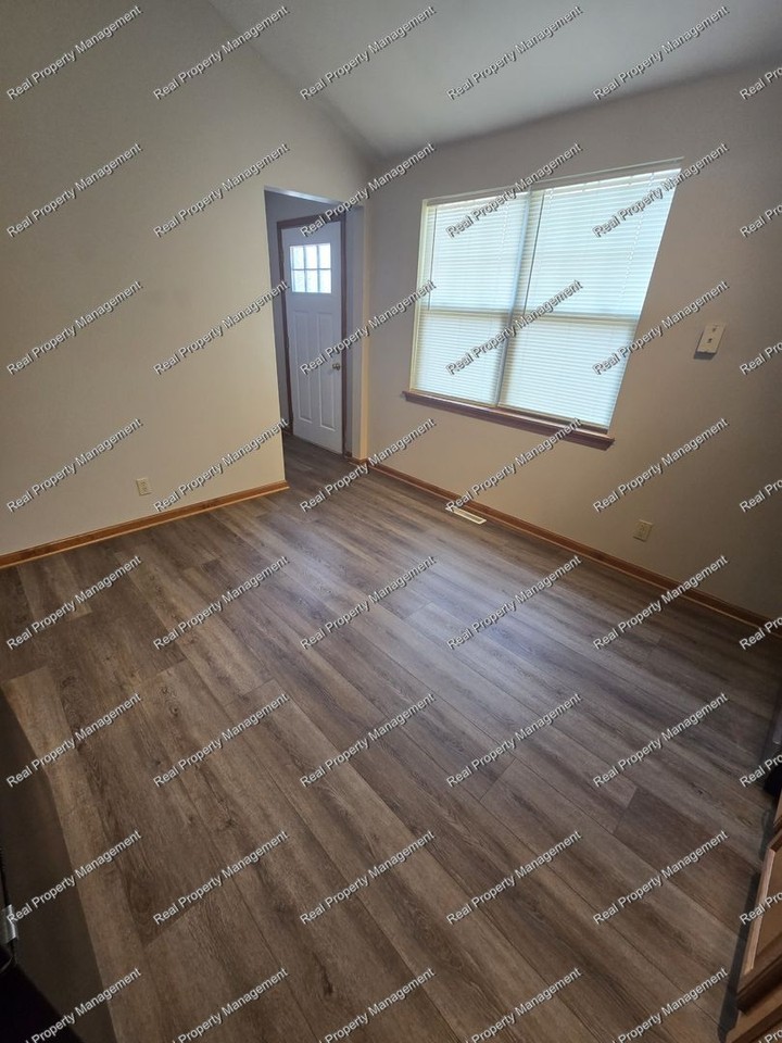 503 Wabash Ave - Photo 5 of 10