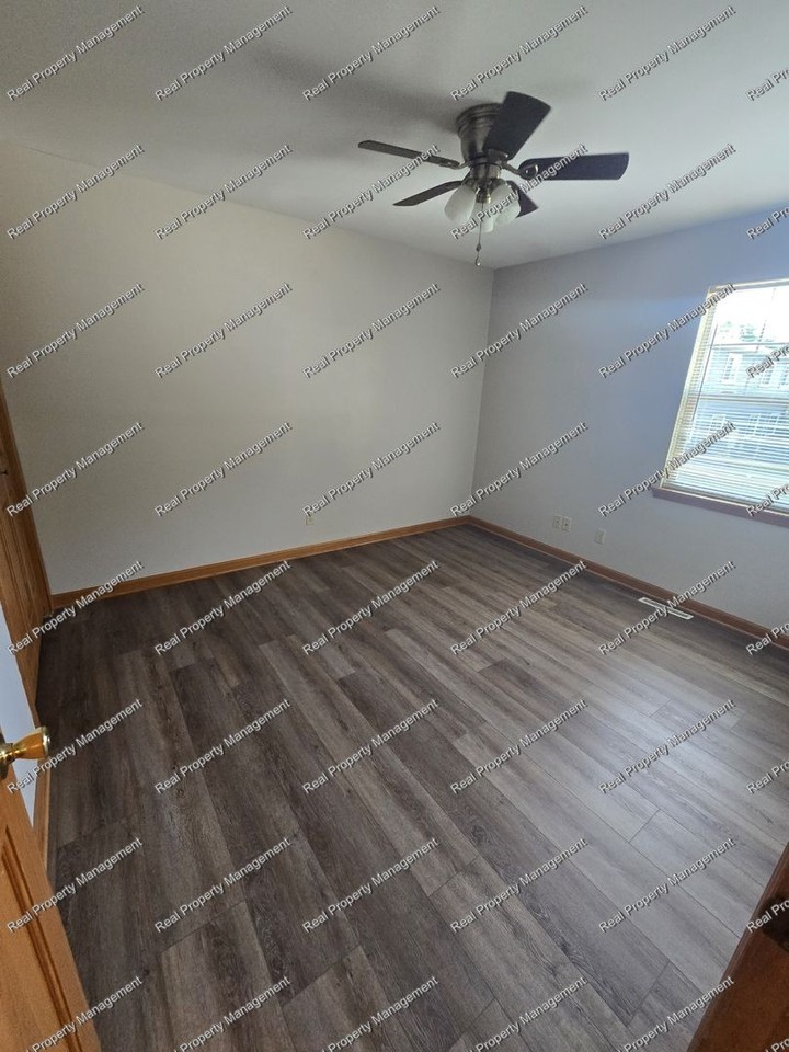 503 Wabash Ave - Photo 6 of 10