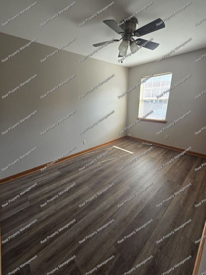 503 Wabash Ave - Photo 7 of 10