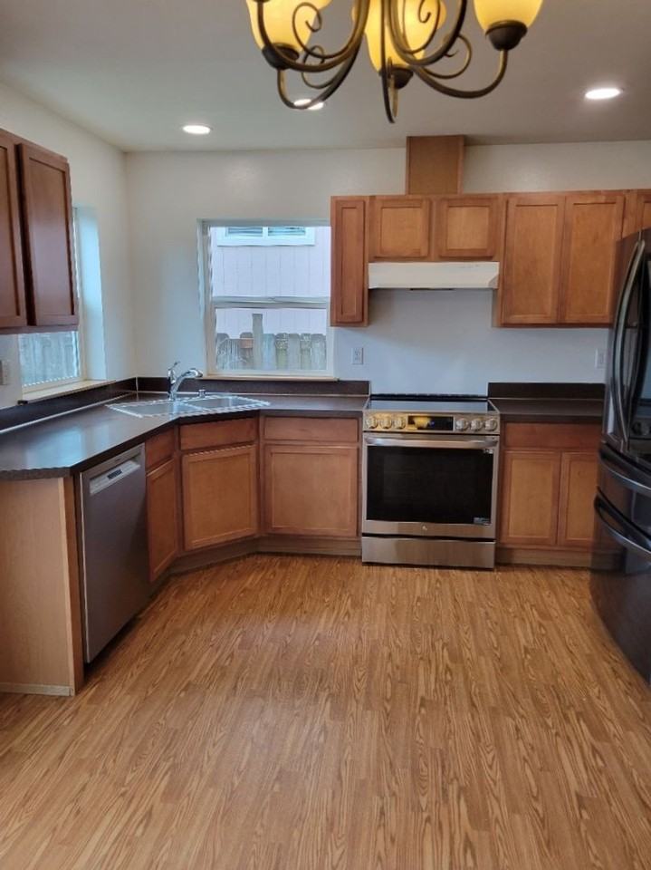 176 Ne Max William Loop - Photo 3 of 12