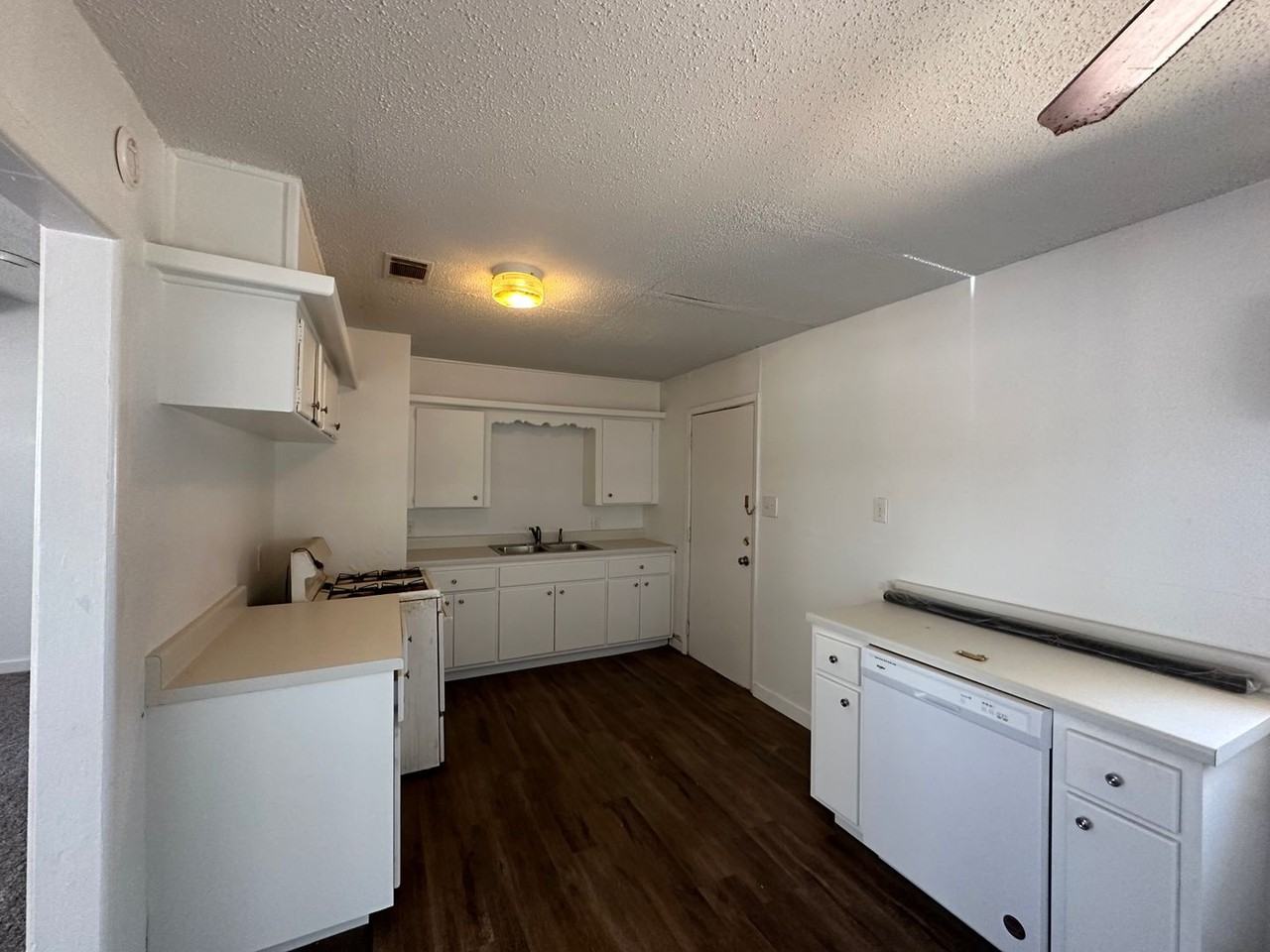 7324 26th St - Photo 3 of 8