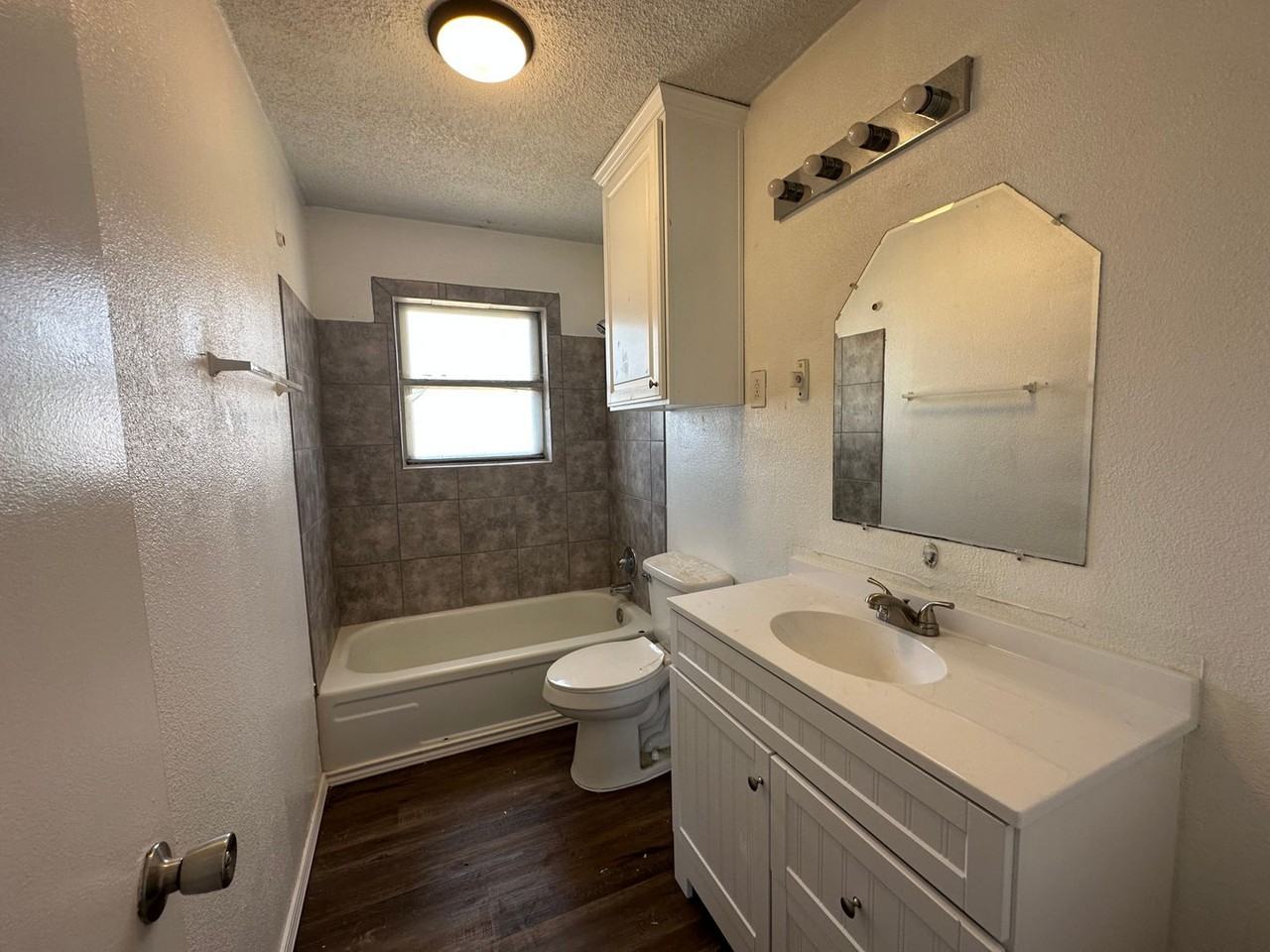 7324 26th St - Photo 5 of 8