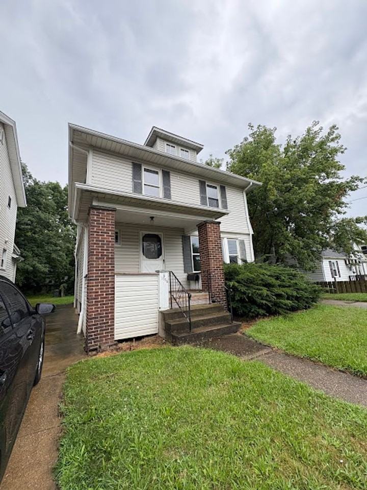 1326 Cottage Pl Nw - Photo 3 of 24