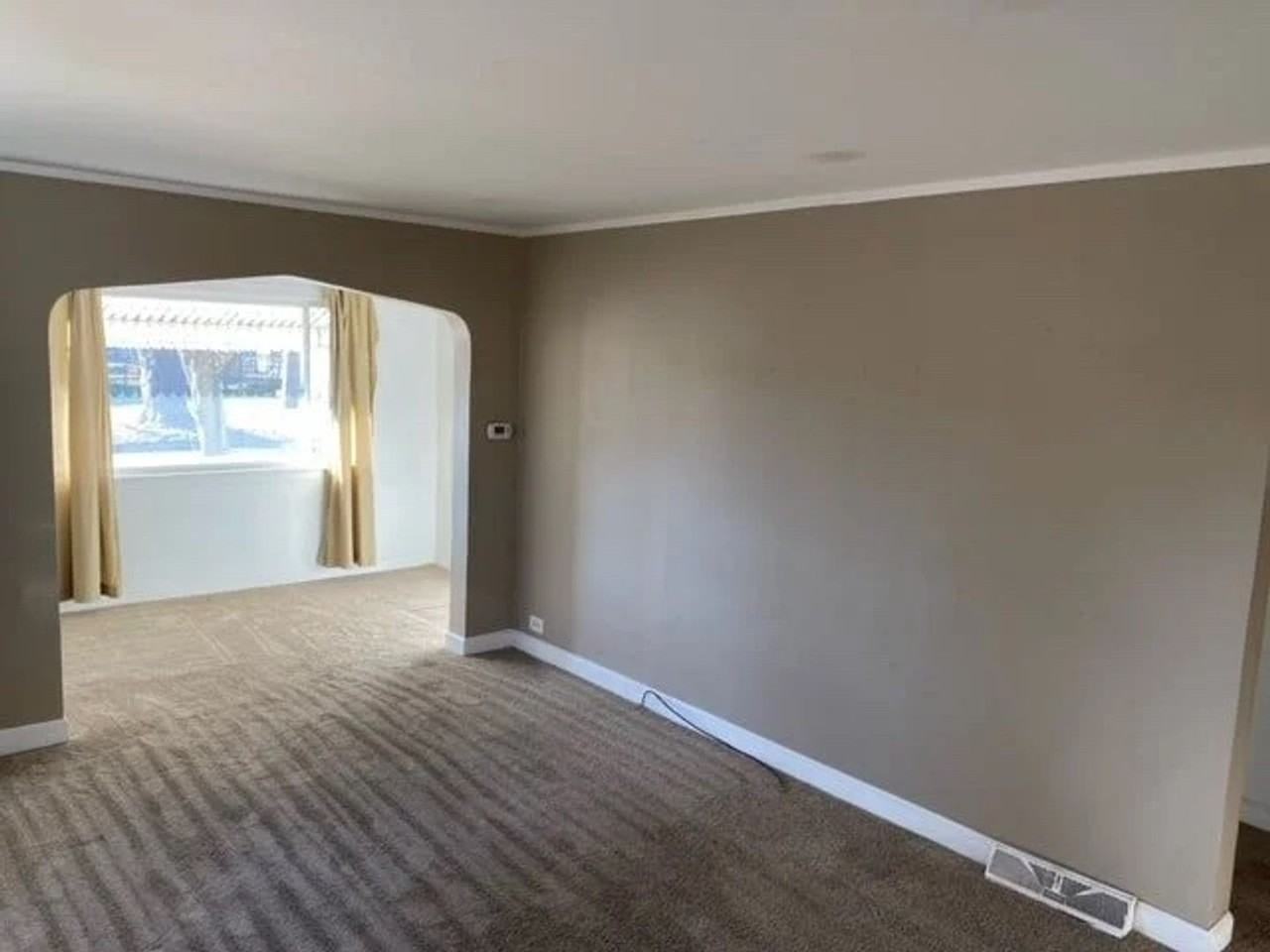 240 Adrian St - Photo 6 of 10