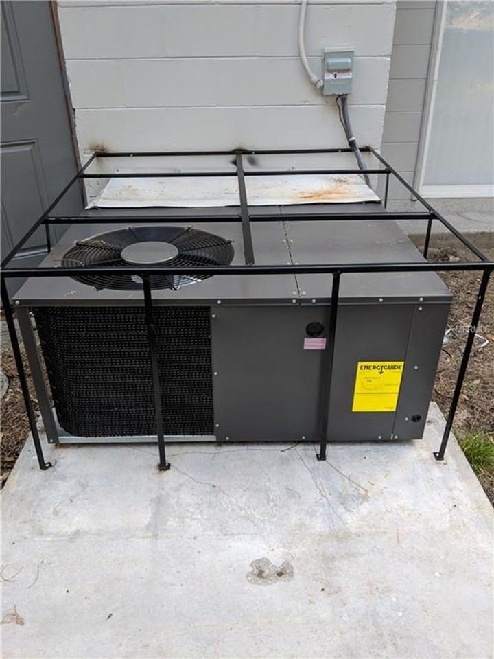 213 W Cleveland St - Photo 2 of 9