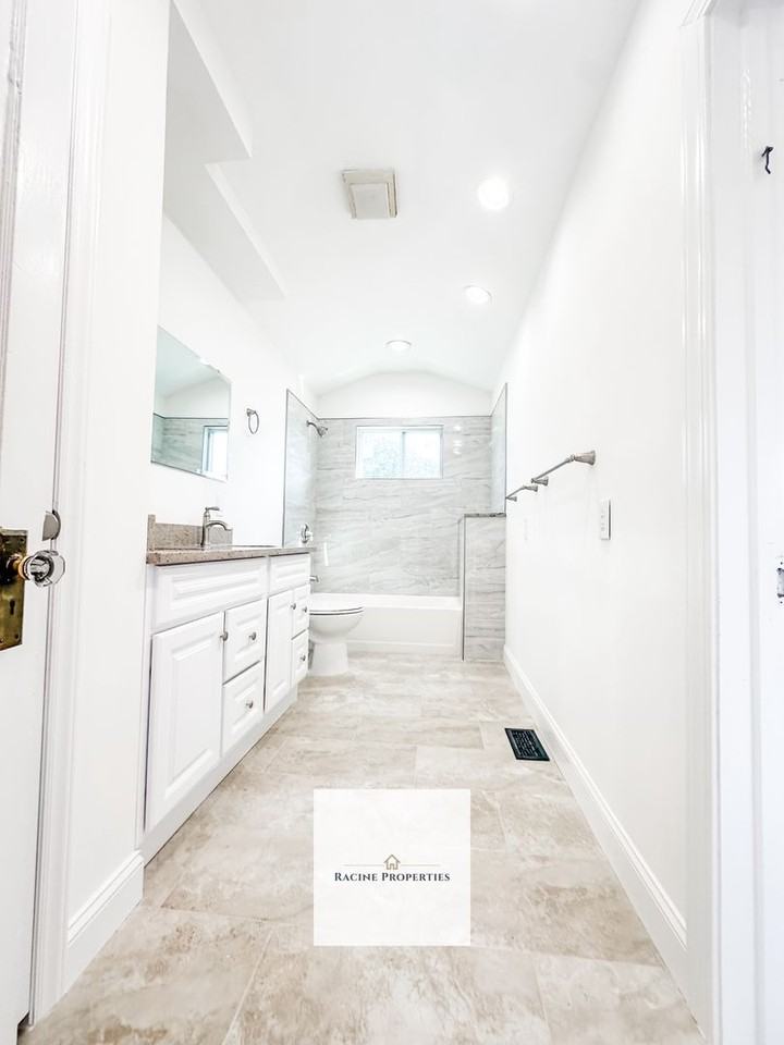 250 E Georgia St - Photo 5 of 22