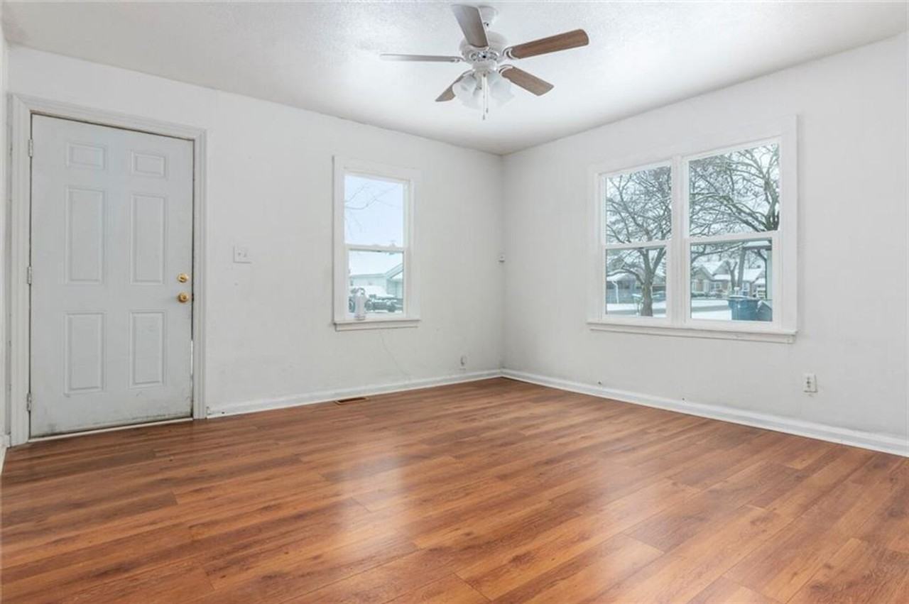 1020 Waldemere Ave - Photo 4 of 10