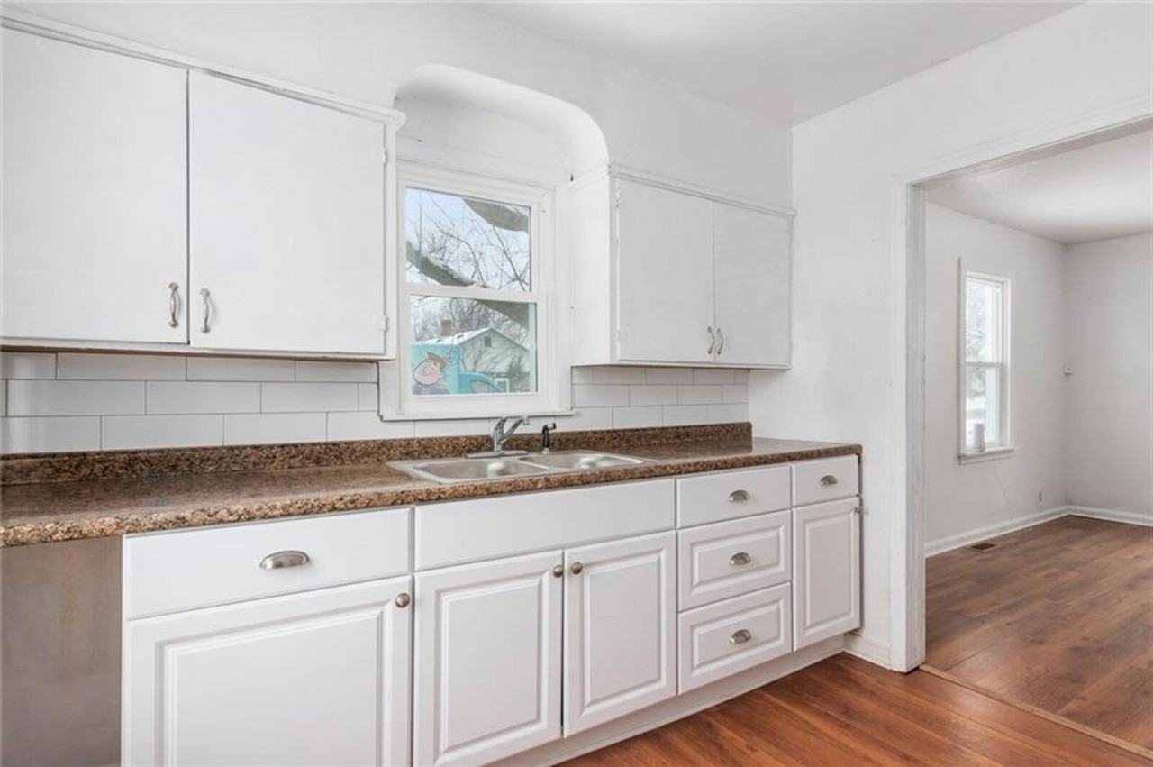 1020 Waldemere Ave - Photo 6 of 10