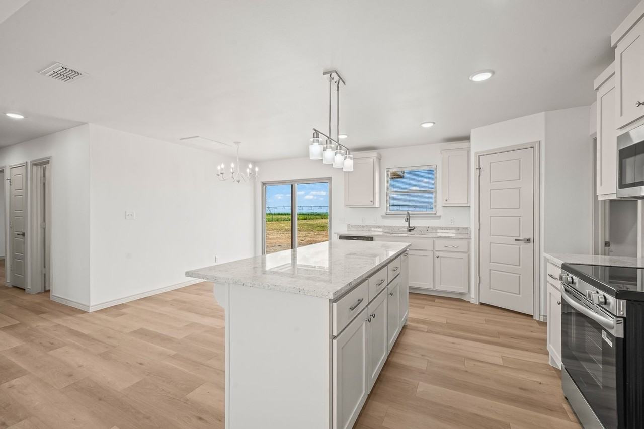 10811 N County Road 2800 #B - Photo 2 of 37