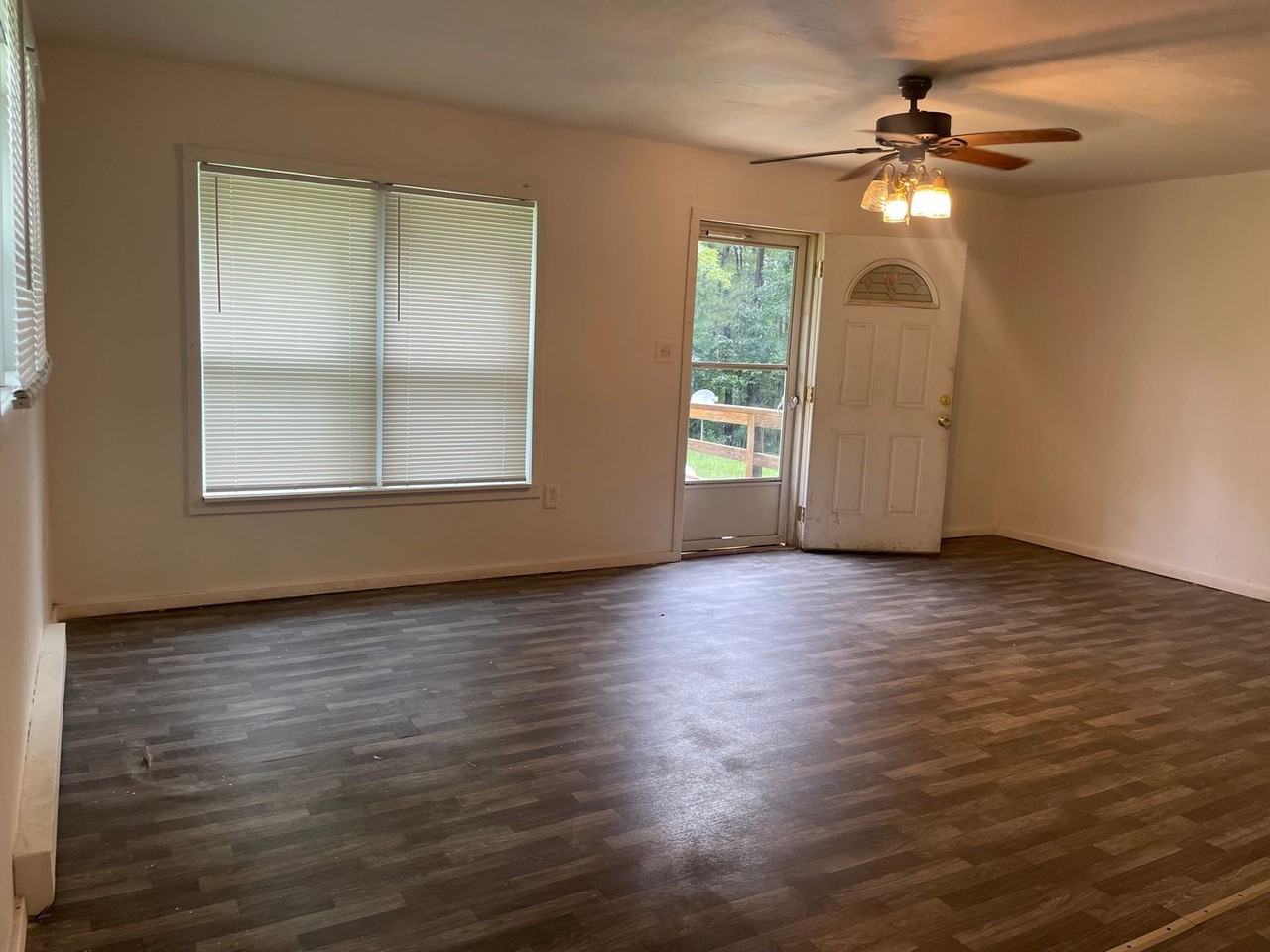 327 Wyatt Rd - Photo 3 of 20