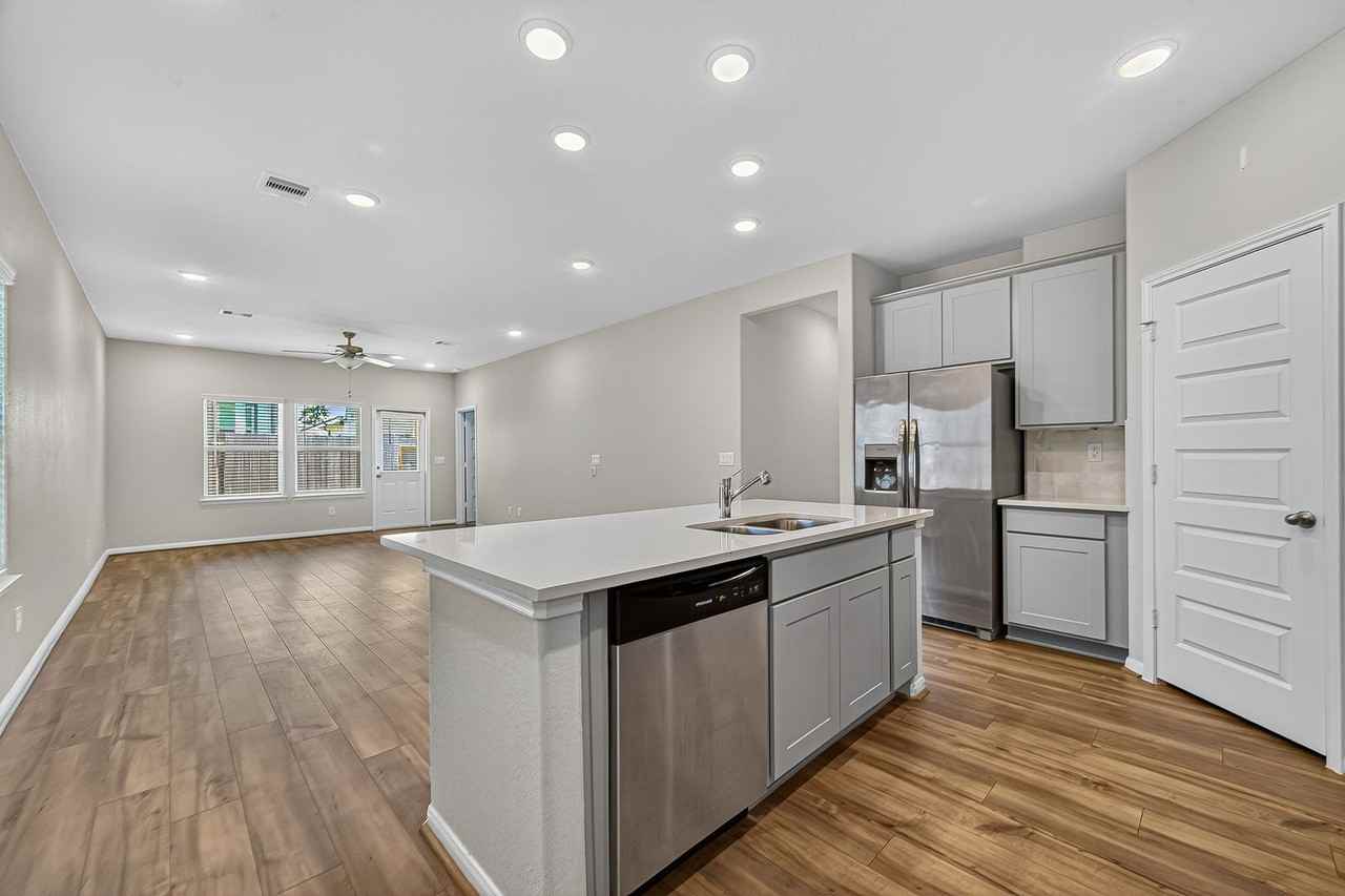 8304 Bristle Cone Pine Way - Photo 4 of 50