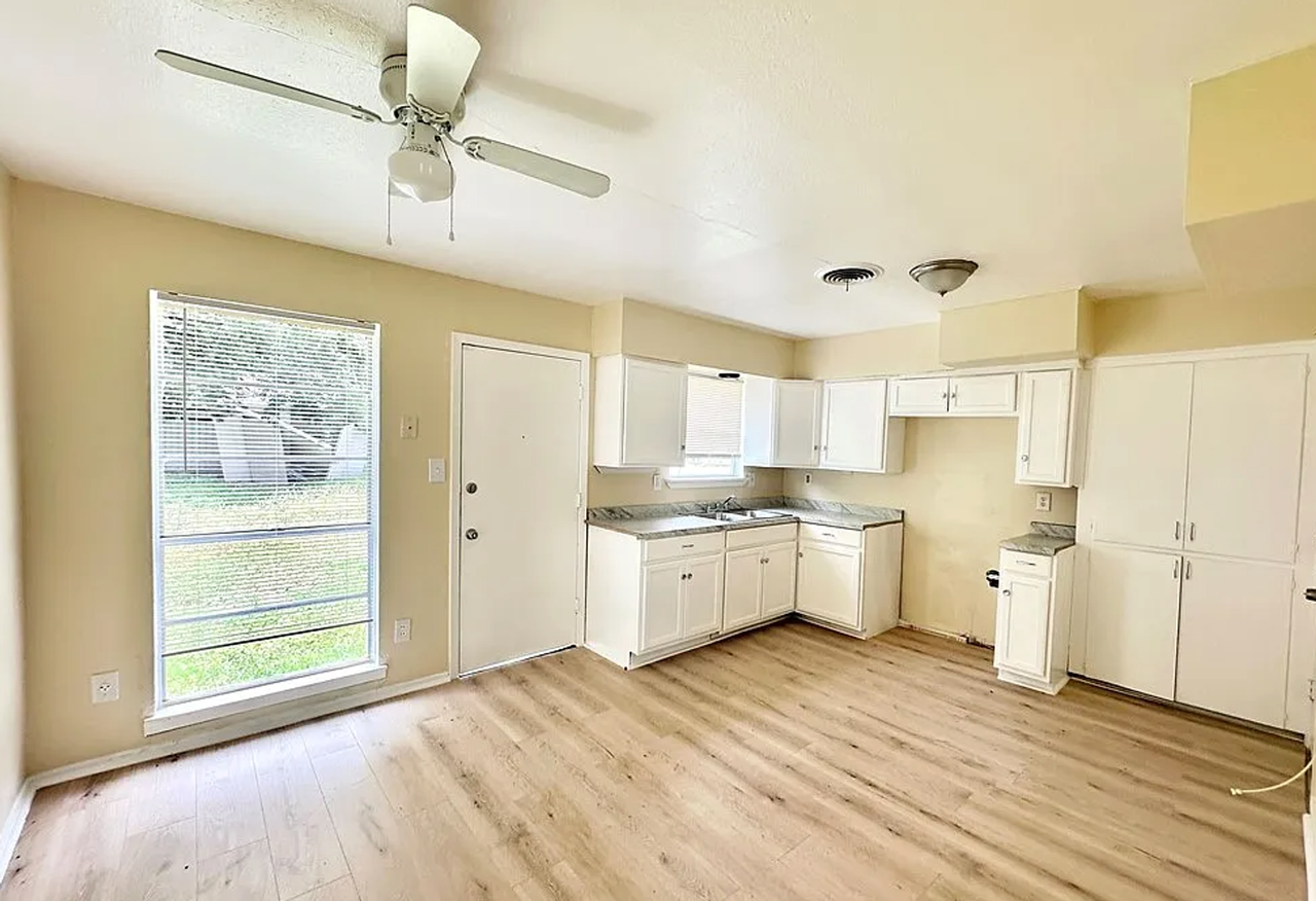 502 S 13th St - Photo 2 of 19
