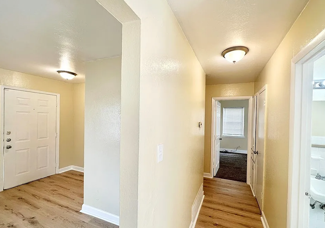 502 S 13th St - Photo 7 of 19