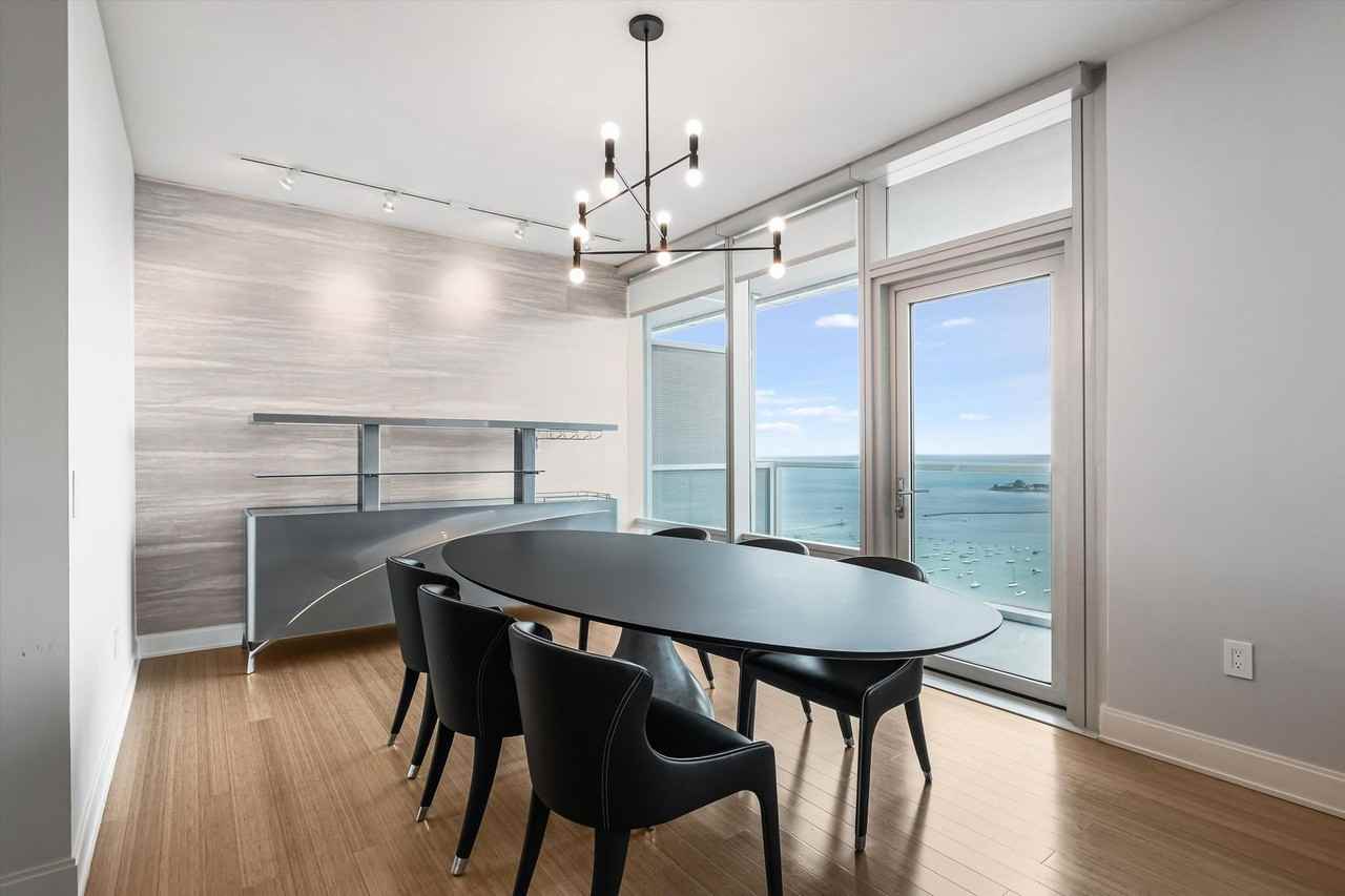 340 E Randolph St - Photo 5 of 21