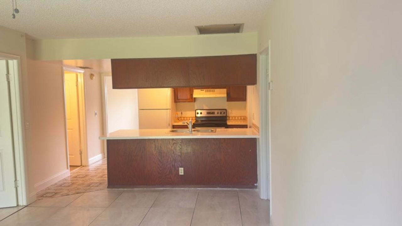 1015 Staghorn St - Photo 3 of 22