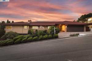 featured image of 10336 Greenview Dr