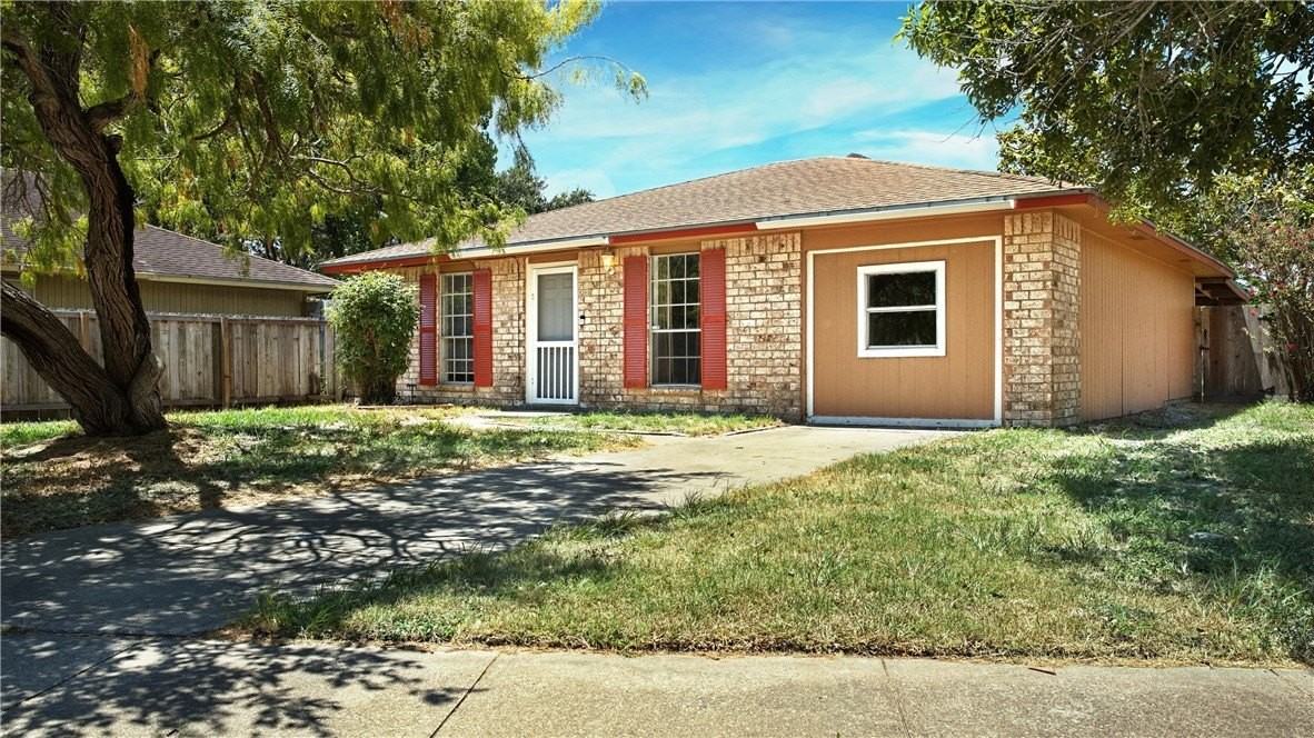 2425 Manitoba Drive - Photo 2 of 24