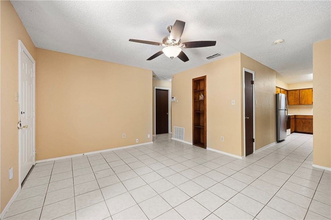 2425 Manitoba Drive - Photo 5 of 24