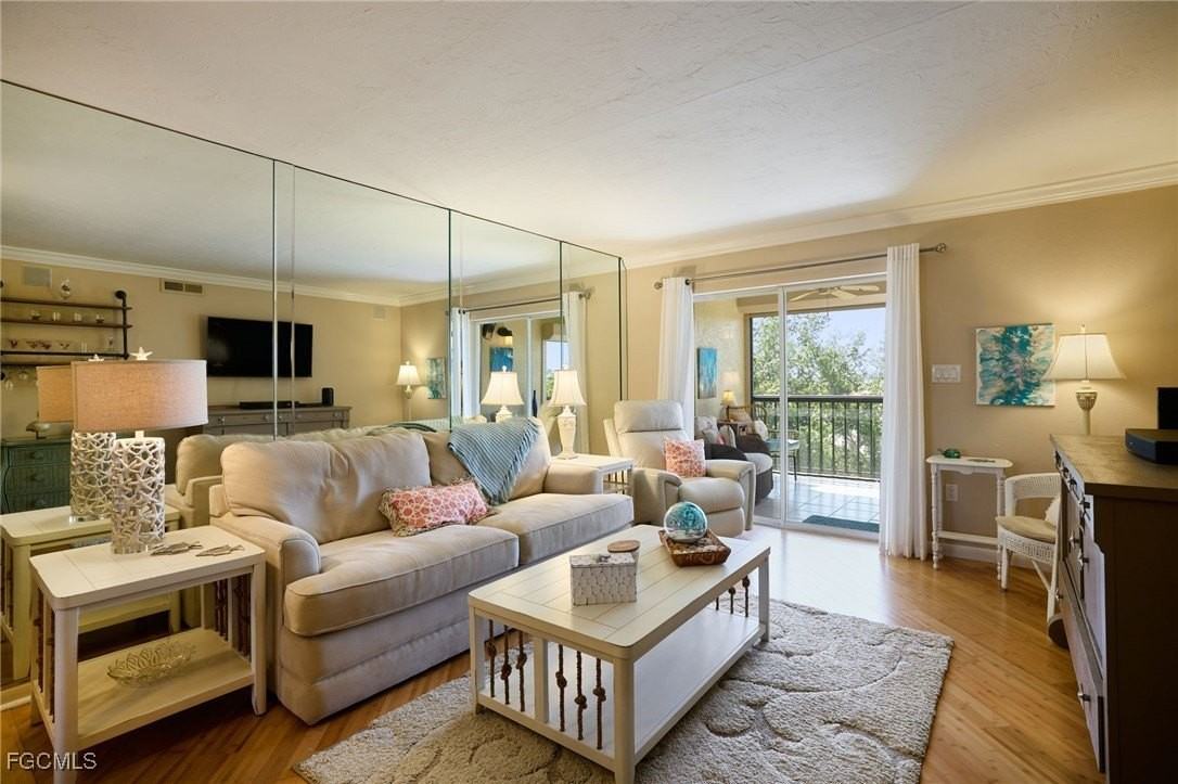 2121 Collier Ave Apt 518 #518