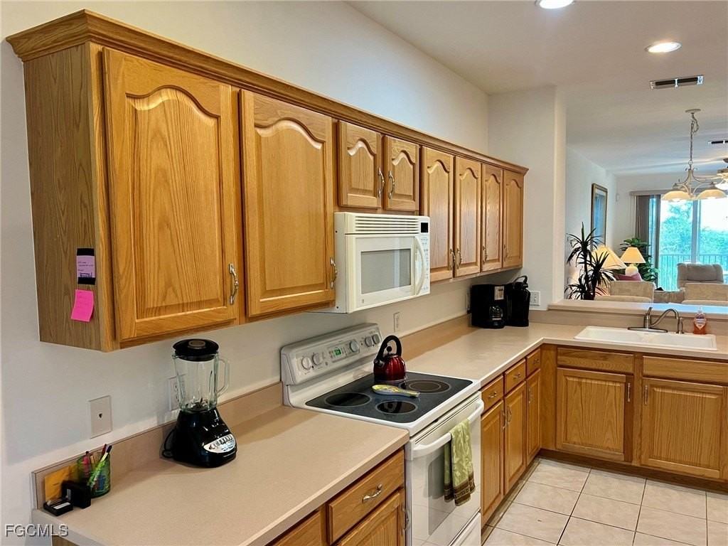 20061 Sanibel View Cir Unit 204 #204 - Photo 2 of 15