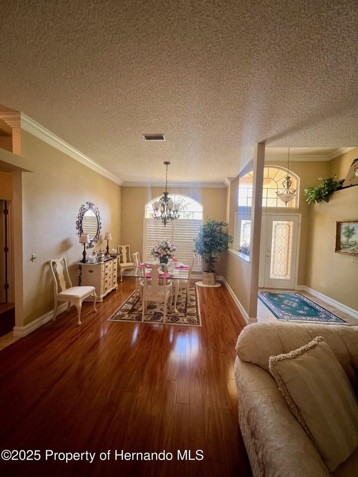 7424 Harvard Hills Pl - Photo 3 of 16