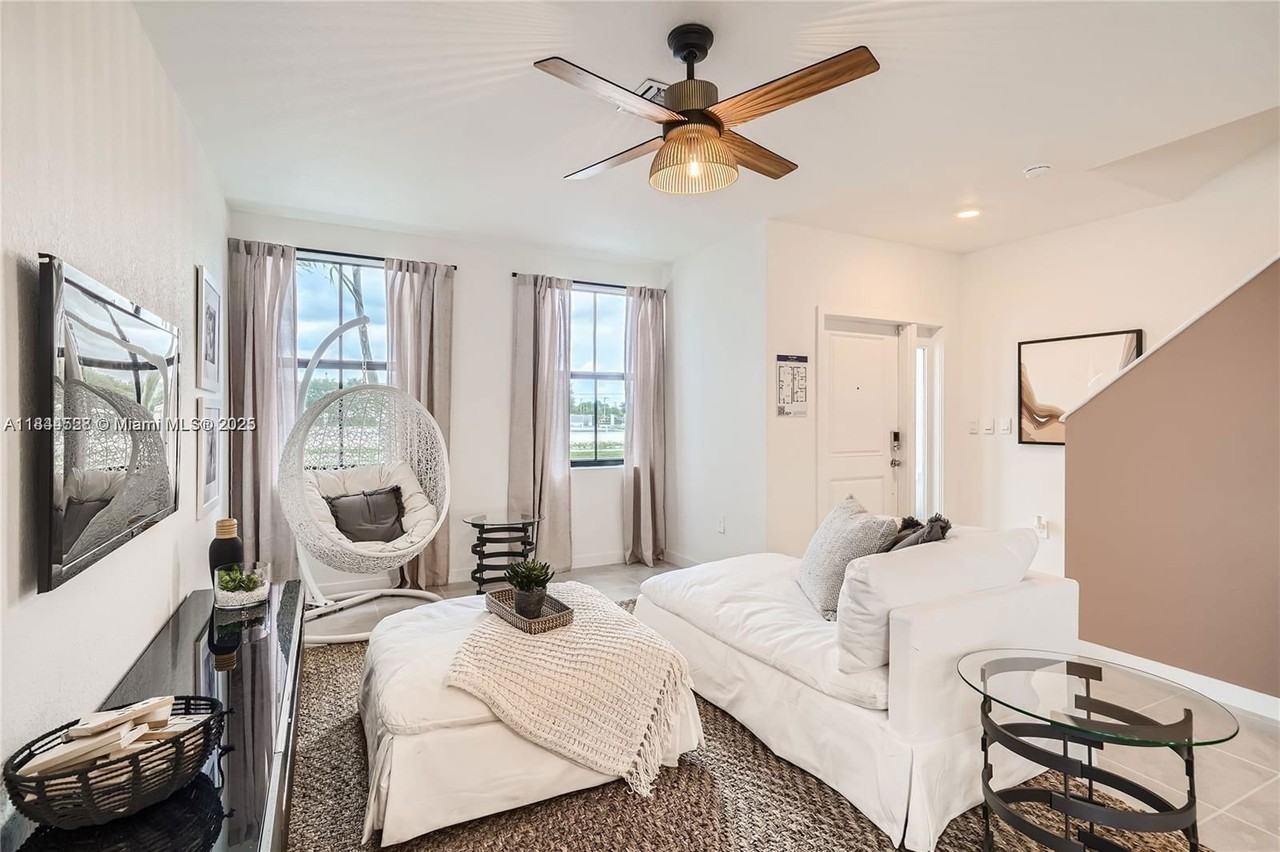 409 Ne 12th St - Photo 5 of 8