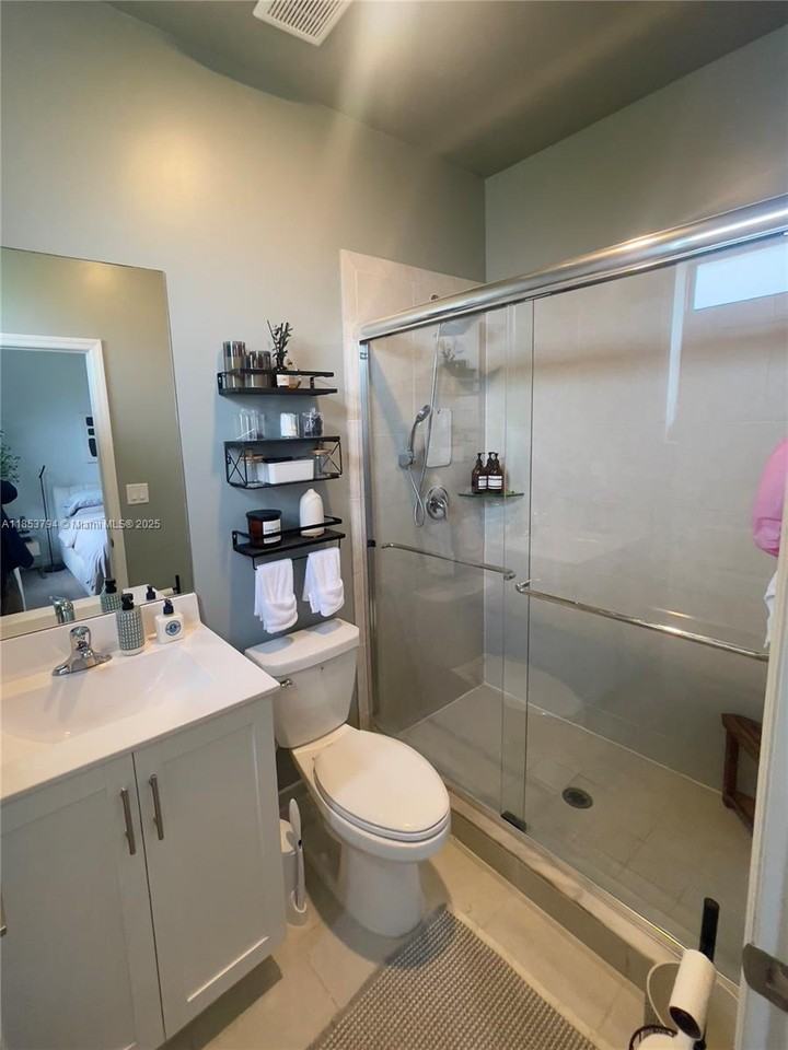 10005 Sw 228th Ter - Photo 3 of 8