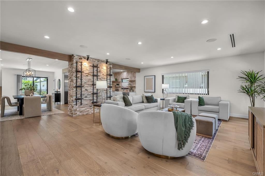 5110 Greenbush Ave - Photo 3 of 8