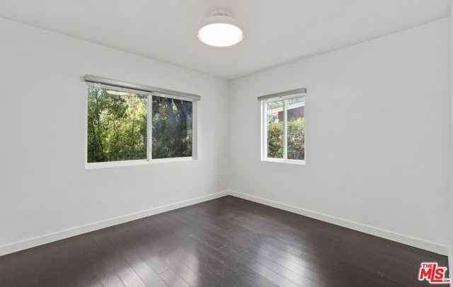 1434 24th St - Photo 7 of 8