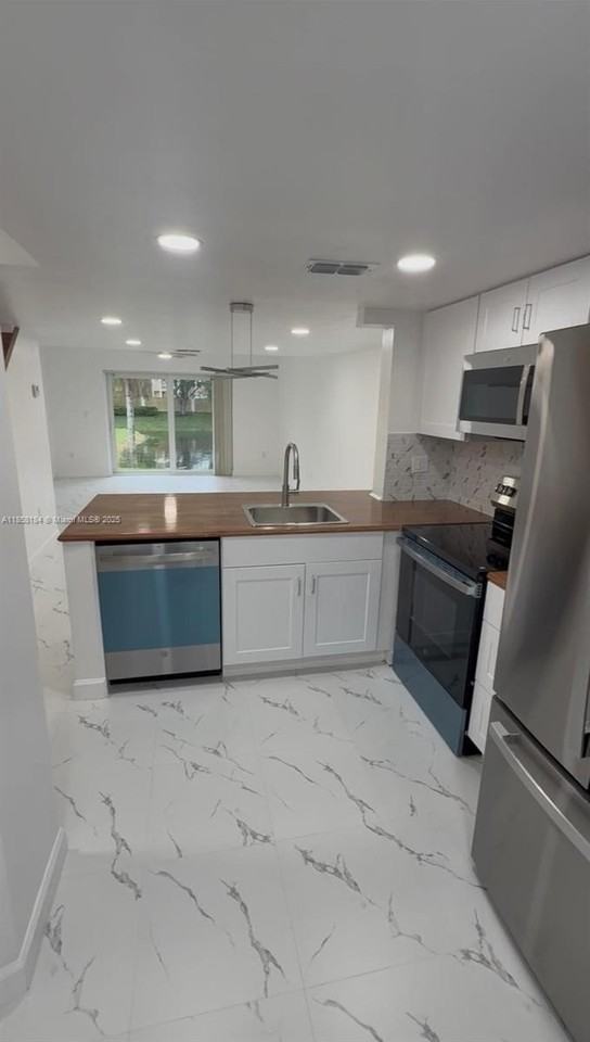 3982 Nw 90th Ave #3982 - Photo 2 of 20