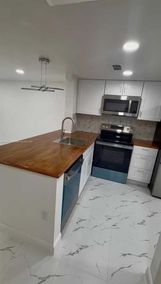 3982 Nw 90th Ave #3982 - Photo 5 of 20