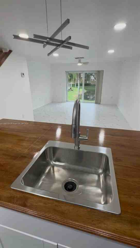 3982 Nw 90th Ave #3982 - Photo 6 of 20