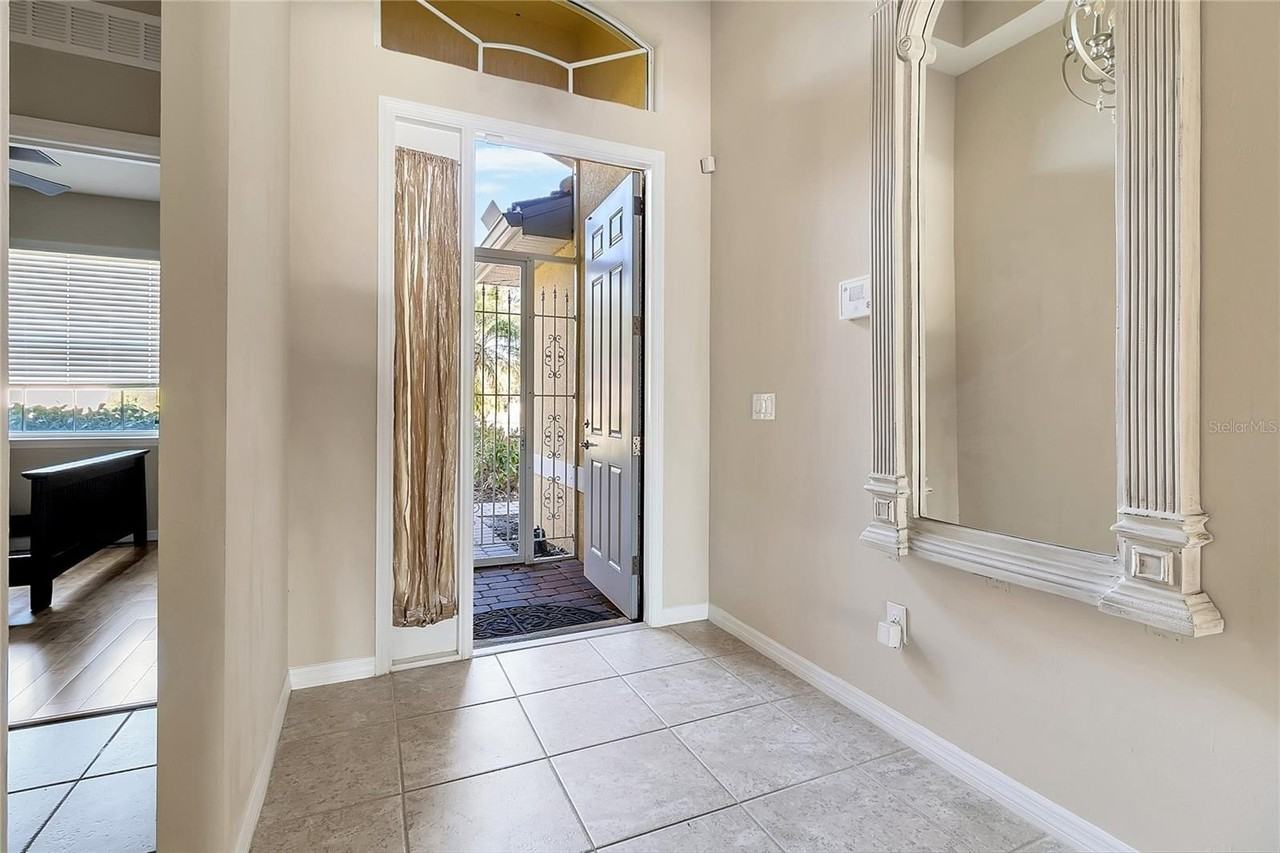 6289 Falcon Lair Dr - Photo 7 of 39